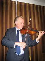 Solo violinist - Andrew in Warwickshire