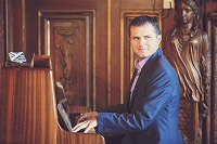 Roman - Pianist in Hove, 