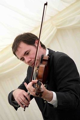 Violinist - Simon