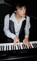 Pianist /Singer - Liam
