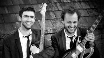 The LD Jazz Guitar Duo Smiling jazz guitar duo who play in London, Middlesex, Surrey, and Sussex