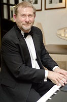 Simon - Pianist in England